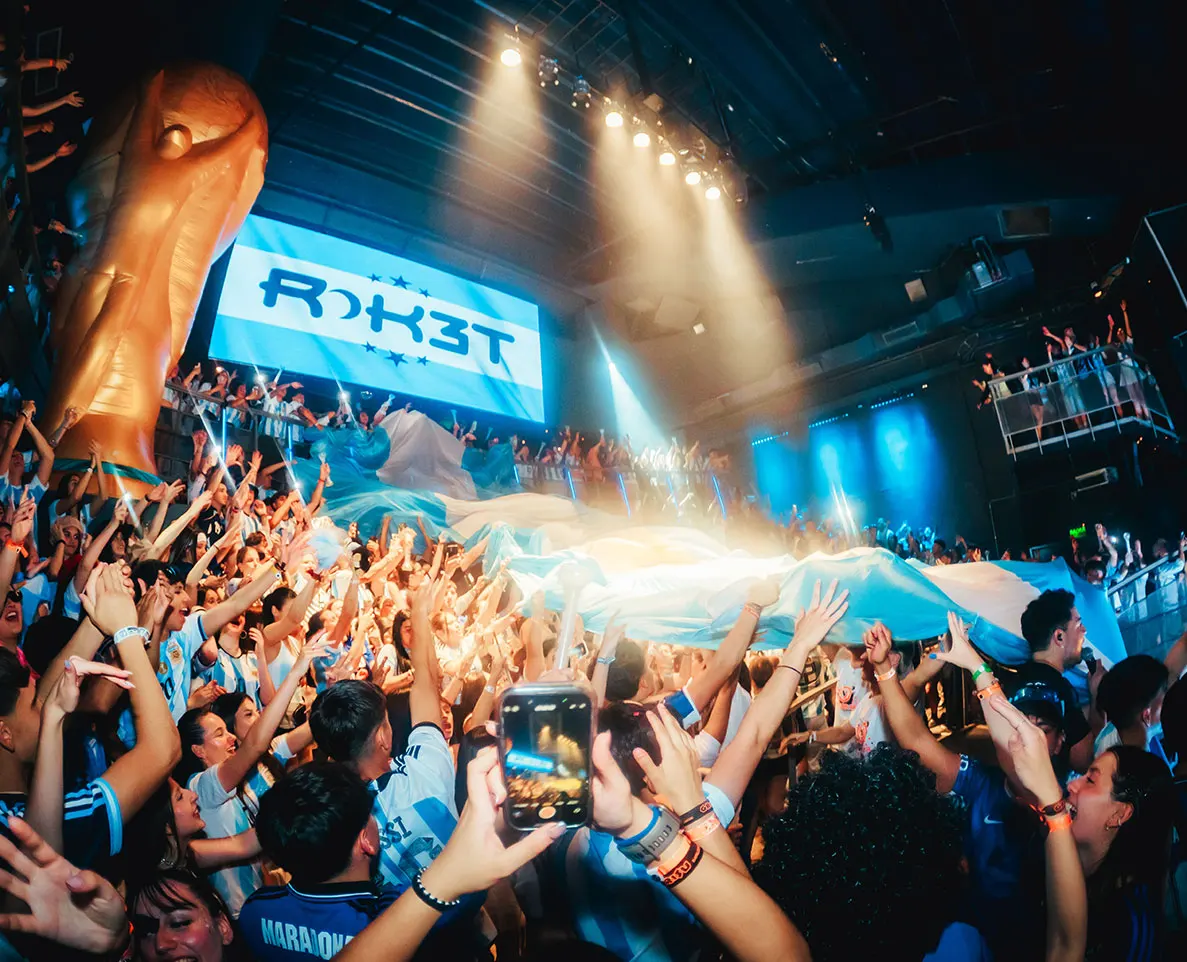 Rocket fiesta egresados